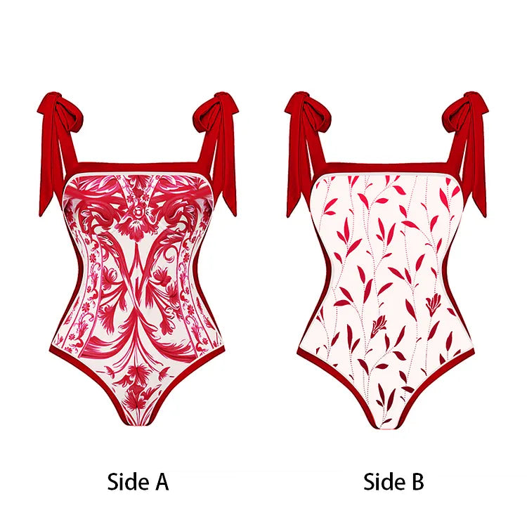 Un maillot de bain réversible, très beau et confortable, avec un côté a présentant un motif floral complexe rouge et blanc et un côté b présentant un motif blanc plus simple avec des motifs de feuillages rouges, les deux côtés étant ornés d'un lien tendance - Maillot de bain Rouge Femme | 2 Pièces Nouvelle Collection par BREEZE BEEZ