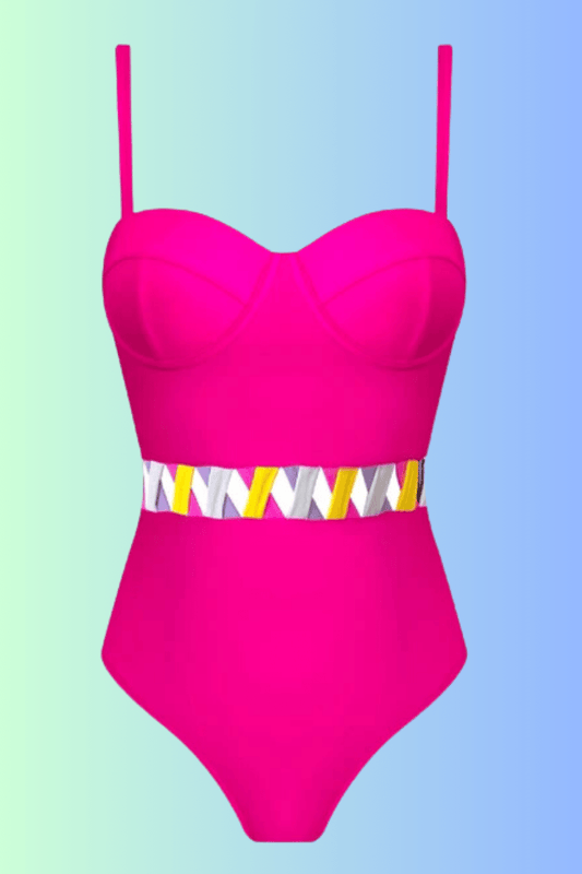 Un maillot de bain BREEZE BEEZ fuchsia pour femme d'une durabilité et fiabilité exceptionnelles, avec un motif distinctif zigzag blanc, jaune et gris à la taille.