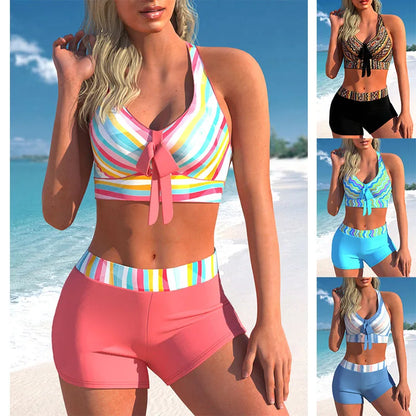 Un collage présentant une variété de BREEZE BEEZ Maillote de Bain Femme 2 Pièces | Ensemble de bikini taille haute design XS-8XL sur fond de plage tropicale.