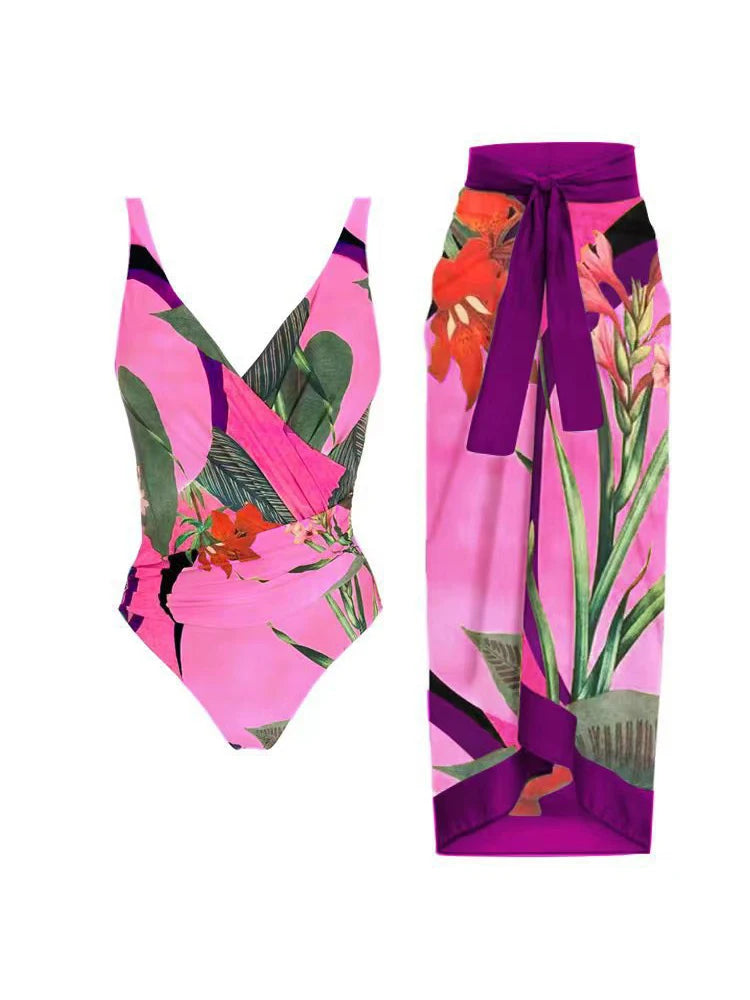 Une tenue de bain vibrante Maillot de bain 2 Pièces Imprimé à la Mode, conçu pour toutes les morphologies, est accompagné d'un sarong taille haute assorti.