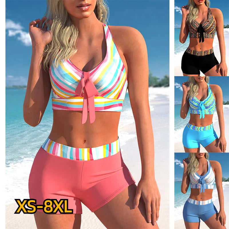 Un collage présentant une variété de Maillote de Bain Femme 2 Pièces de différentes couleurs et imprimés, modelés par une femme sur fond de plage, avec des tailles allant du xs au 8xl. Marque : BREEZE BEEZ.