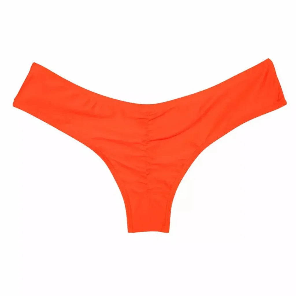 Bas de maillot de bain femme BREEZE BEEZ orange vif, conçu pour toutes les morphologies, isolé sur fond blanc.