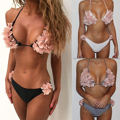 Une image présentant une collection de quatre Maillot de Bain Femme 2 Pièces Bikini avec des motifs floraux sur le haut et des bas de couleur unie lors d'une fête sur la plage par BREEZE BEEZ.