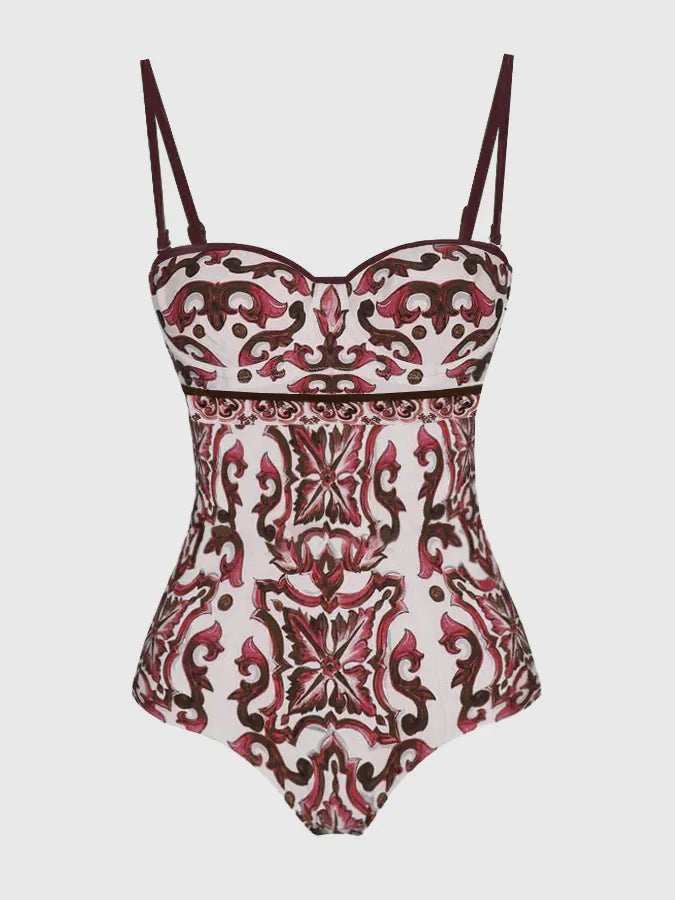 Bienvenue dans notre boutique en ligne ! Découvrez nos collections variées d'un Bas Maillot de Bain Rouge Femme Elégant de la Nouvelle Collection BREEZE BEEZ avec un design ornementé marron et blanc sur un fond.