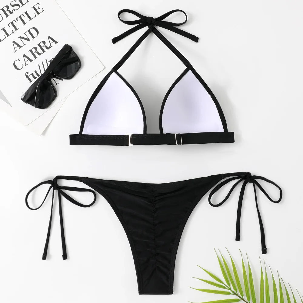 Bienvenue dans notre boutique en ligne, l'oasis des femmes qui cherchent le Maillot de Bain 2 Pièces Noir Bikini parfait ! Découvrez nos collections variées, conçues pour toutes chez BREEZE BEEZ.